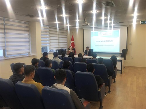 Kurumumuzda ki Stajer Öğrencilere Beden Dili Eğitimi Verildi.