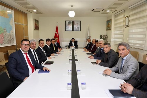 Vali Yardımcısı Furkan Seyman başkanlığında Valilik Toplantı Salonunda KÖYDES İl Tahsisat Komisyonu Toplantısı gerçekleştirildi.